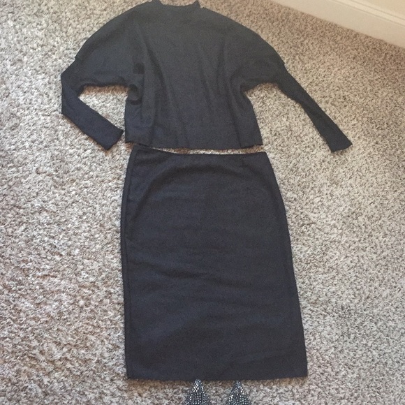 Dresses & Skirts - 🎁 2 pieces Set ( 1 skirt & 1 Top ) BRAND NEW